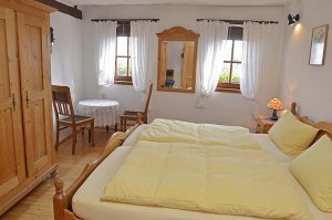 Schlafzimmer 2 mit Doppelbett & Kleiderschrank - Fewo Meerspinne, Gästehaus Meerspinne